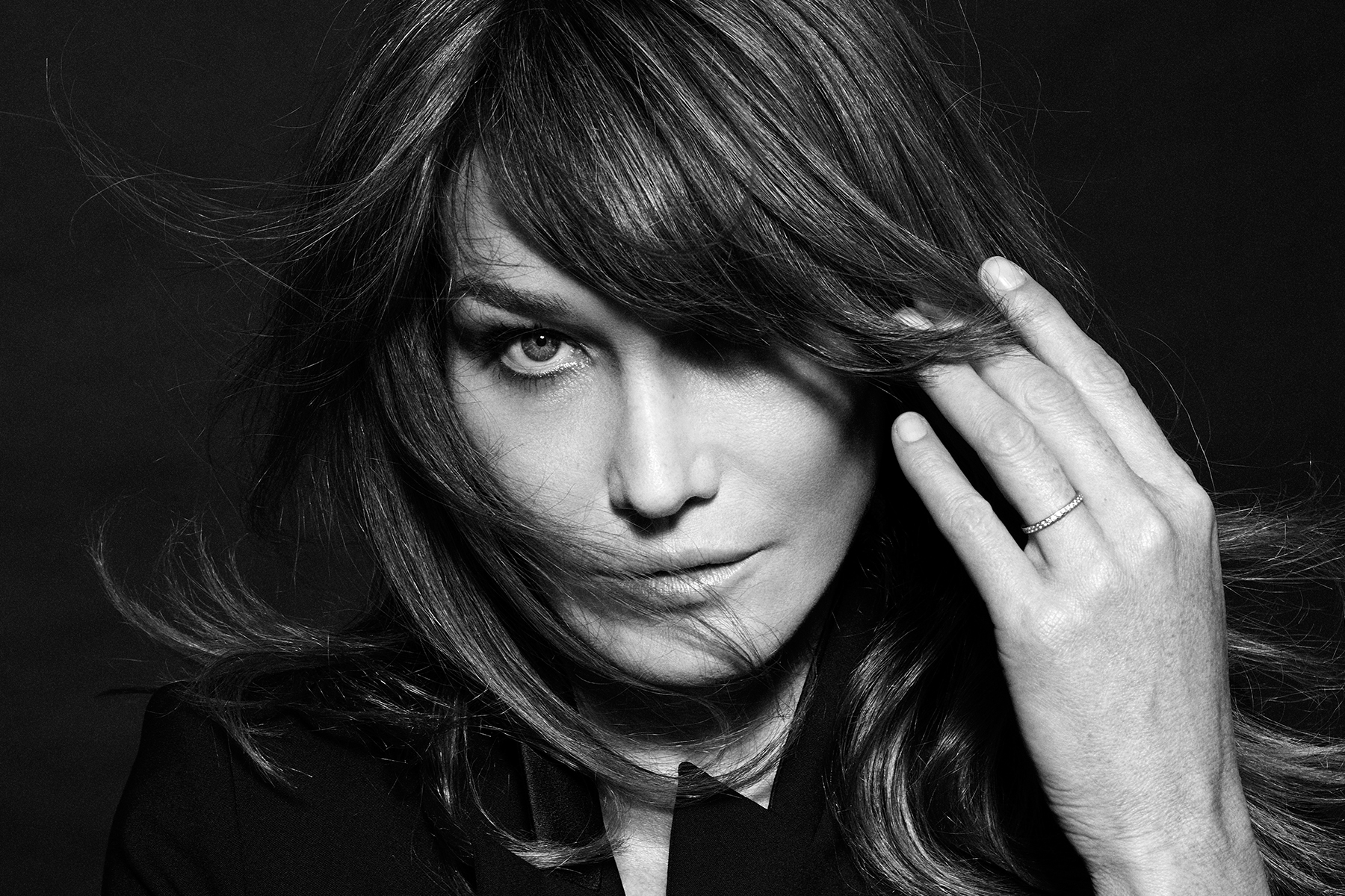 Carla Bruni Life Style Magazine 