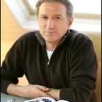 --EXCLUSIF-- RENDEZ VOUS AVEC MICHEL DRUCKER & SON …POUSE DANY SAVAL CHEZ EUX DANS LEUR APPARTEMENT A PARIS .